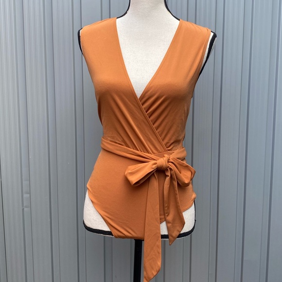 BCBGeneration Surplice V-neck Front Tie Bodysuit - Picture 2 of 8